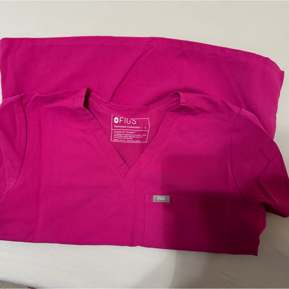 Figs one pocket scrub top